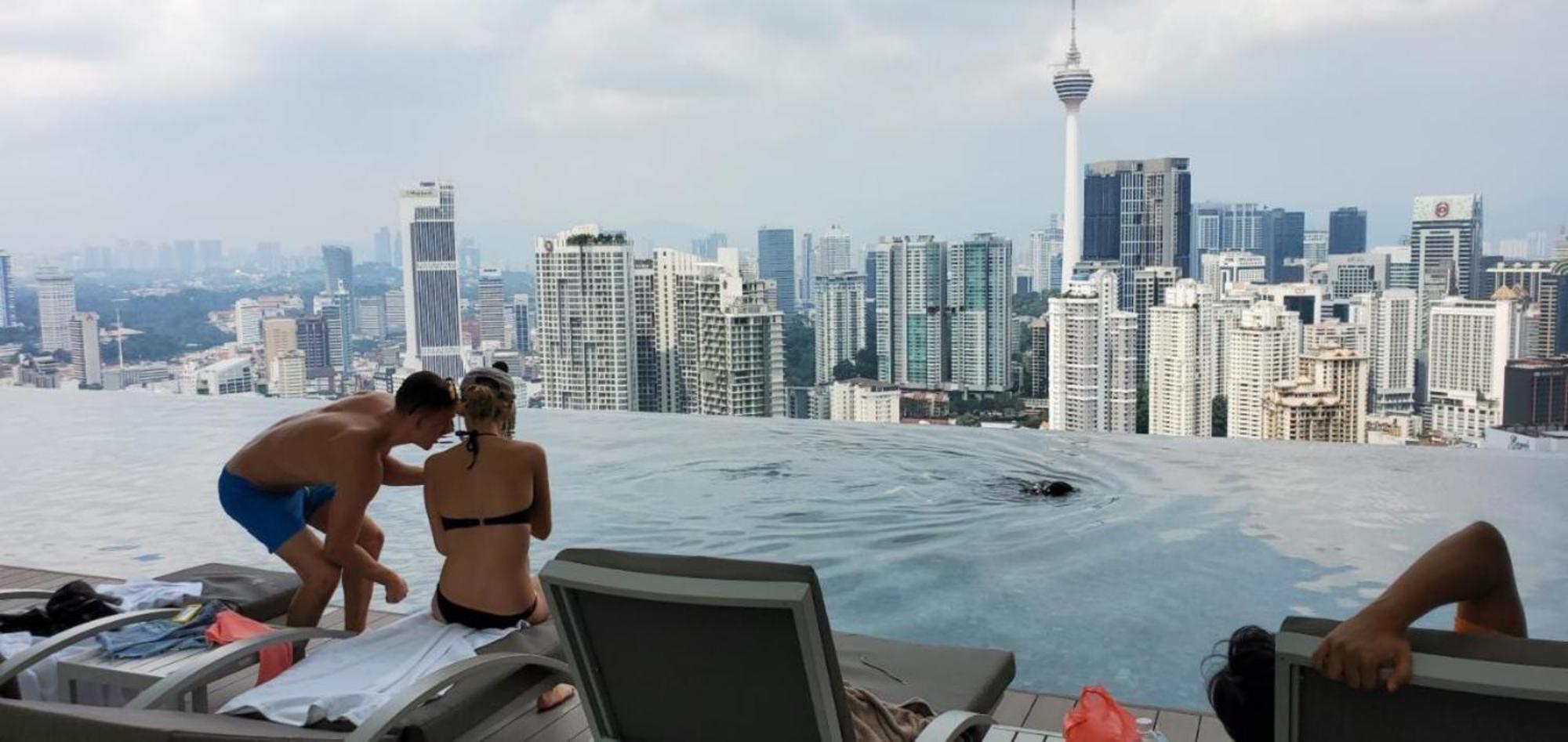 Lotus Infinity Pool At Lucentia Apartamento Kuala Lumpur Exterior foto