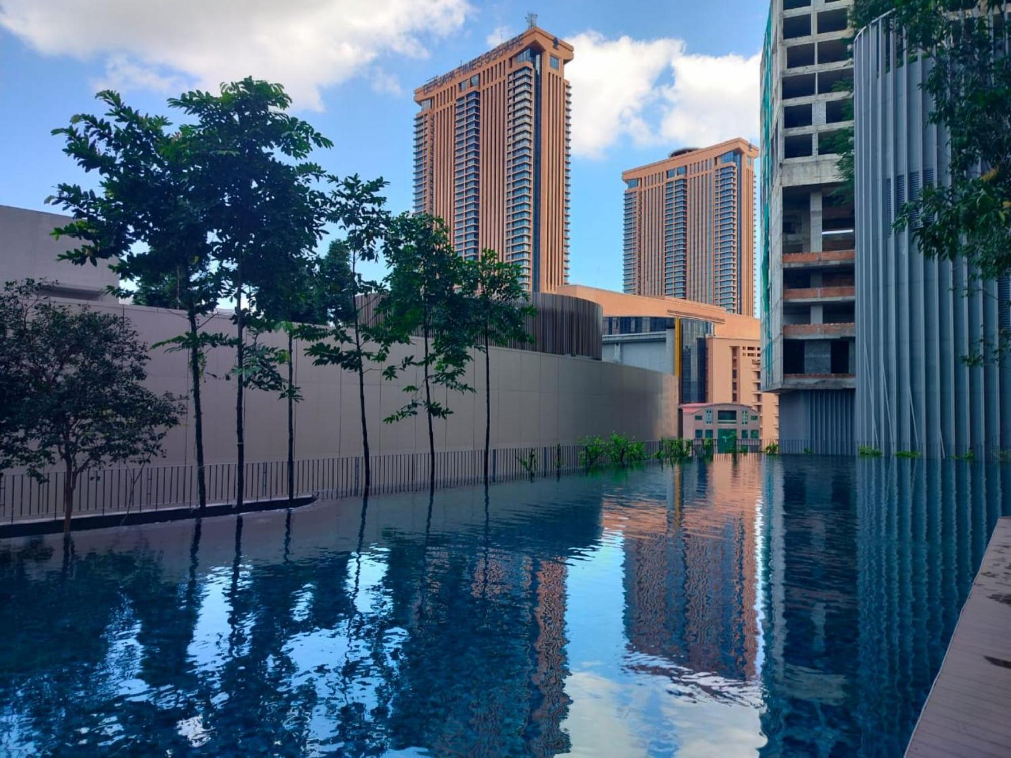Lotus Infinity Pool At Lucentia Apartamento Kuala Lumpur Exterior foto